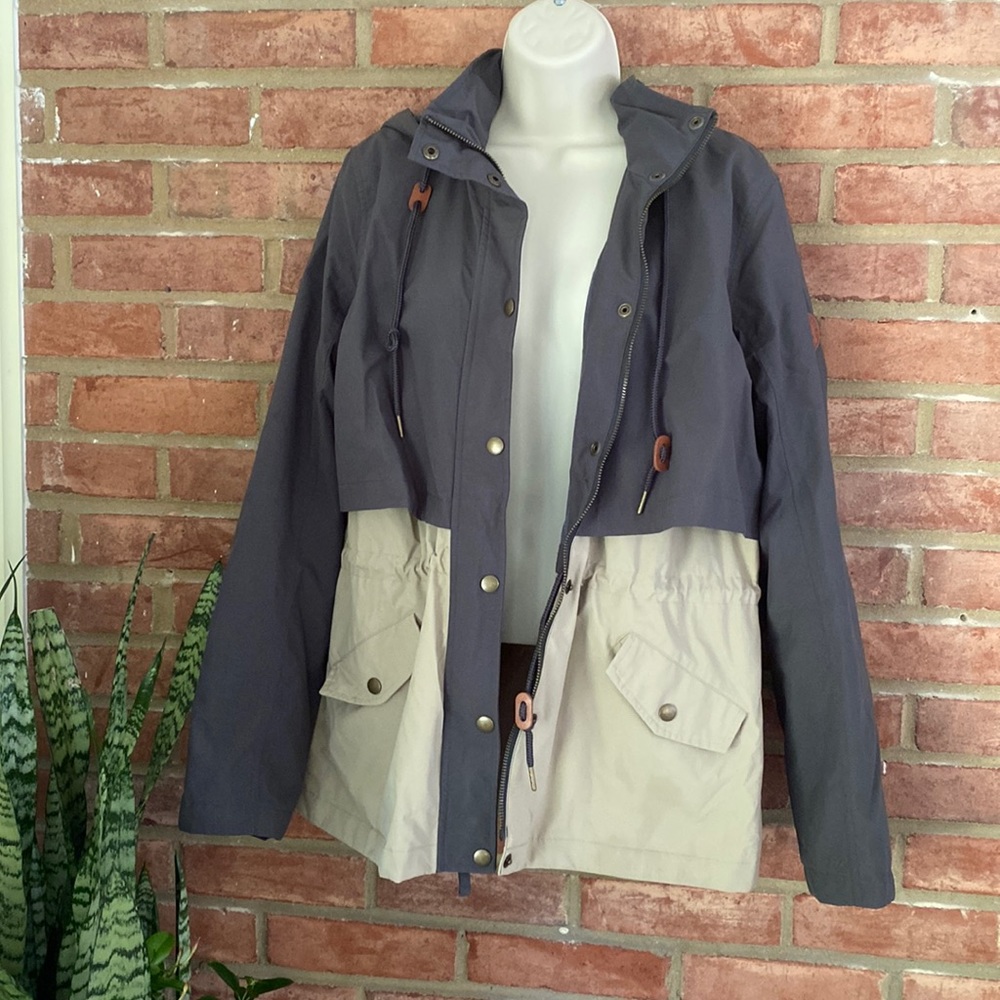 Alpine Design Light Weight Waterproof jacket Size Large
